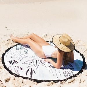 NWT - Aruba aloe 60" round beach/pool towel